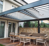 Terrasse mit Überdachung